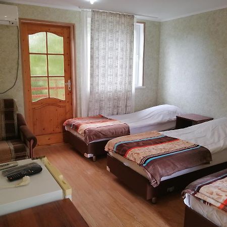 Мини-Отель На Агрба 22А Picunda Kültér fotó