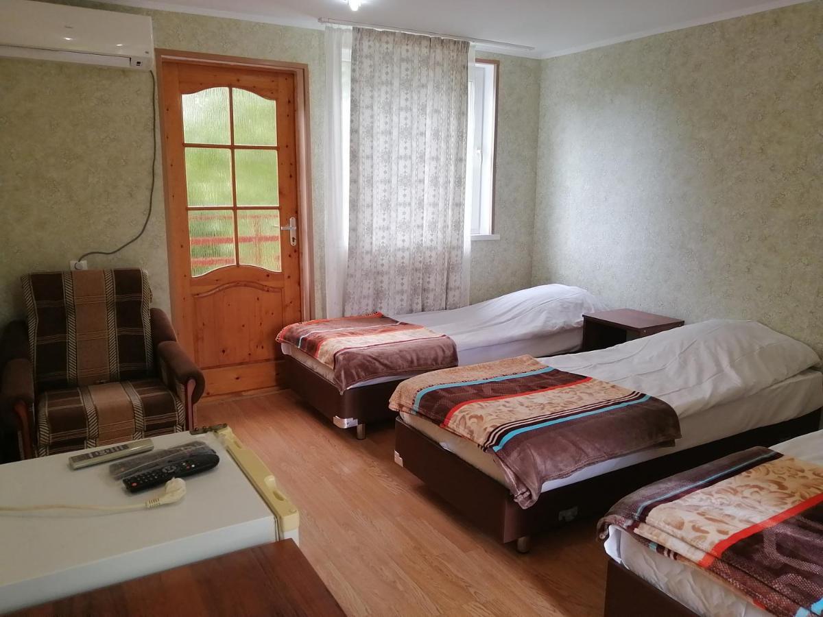 Мини-Отель На Агрба 22А Picunda Kültér fotó