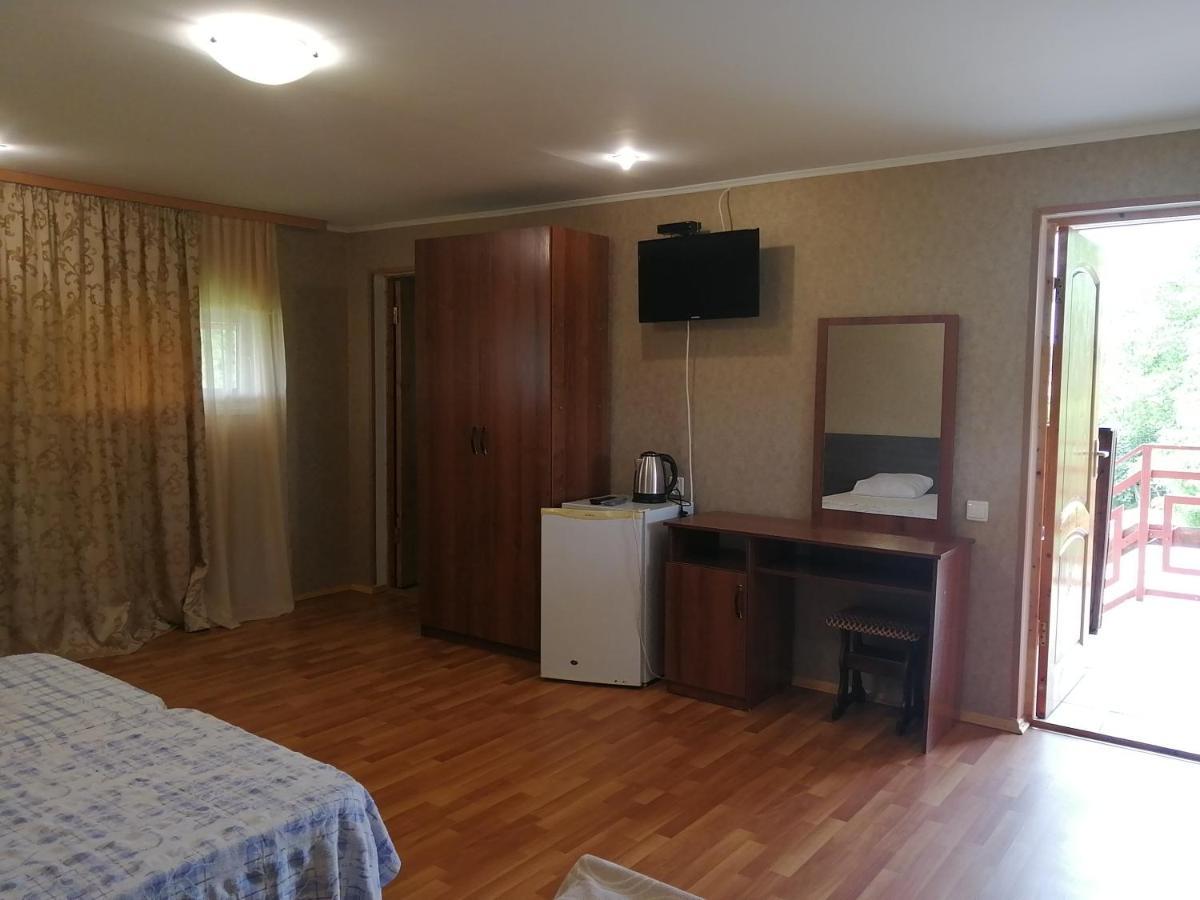 Мини-Отель На Агрба 22А Picunda Kültér fotó