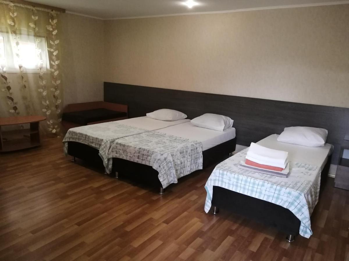 Мини-Отель На Агрба 22А Picunda Kültér fotó