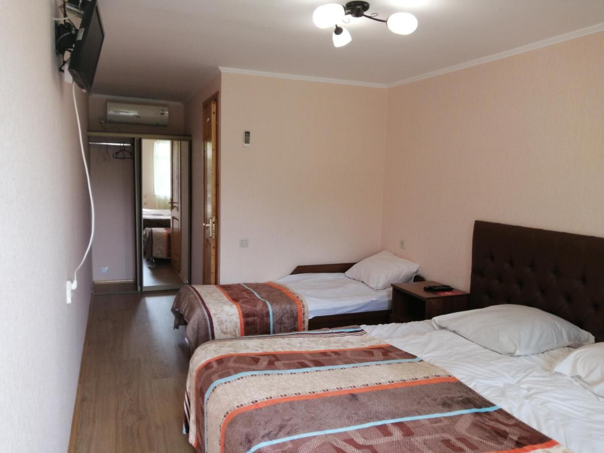 Мини-Отель На Агрба 22А Picunda Kültér fotó